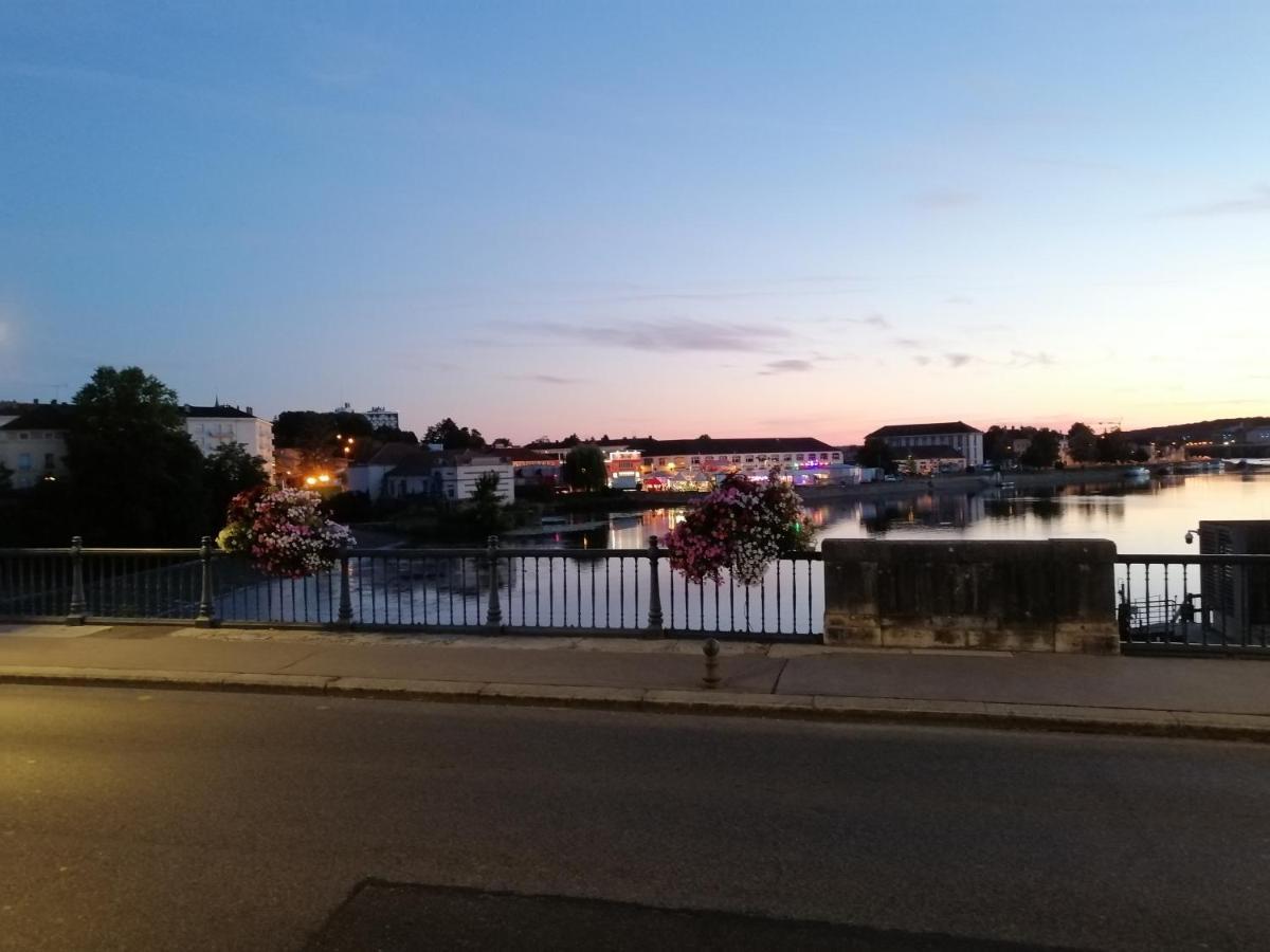 Gray Centre Ville Avec Vue Sur Saone Экстерьер фото